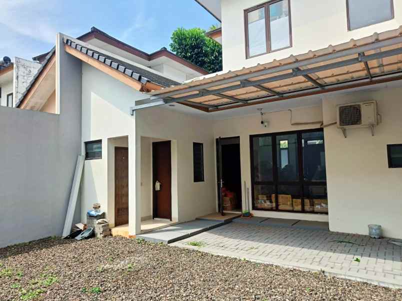 dijual rumah anantha the avani