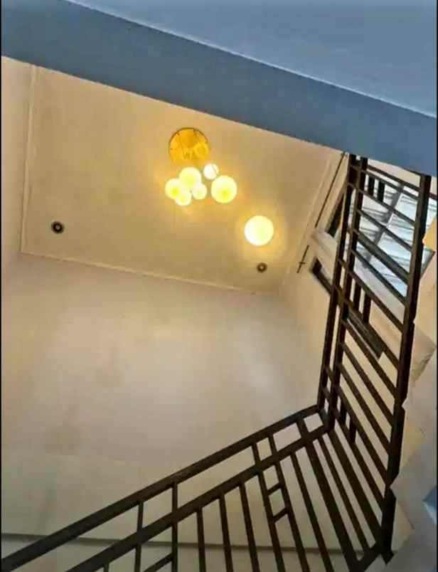 dijual rumah asri strategis tengah kota bandung