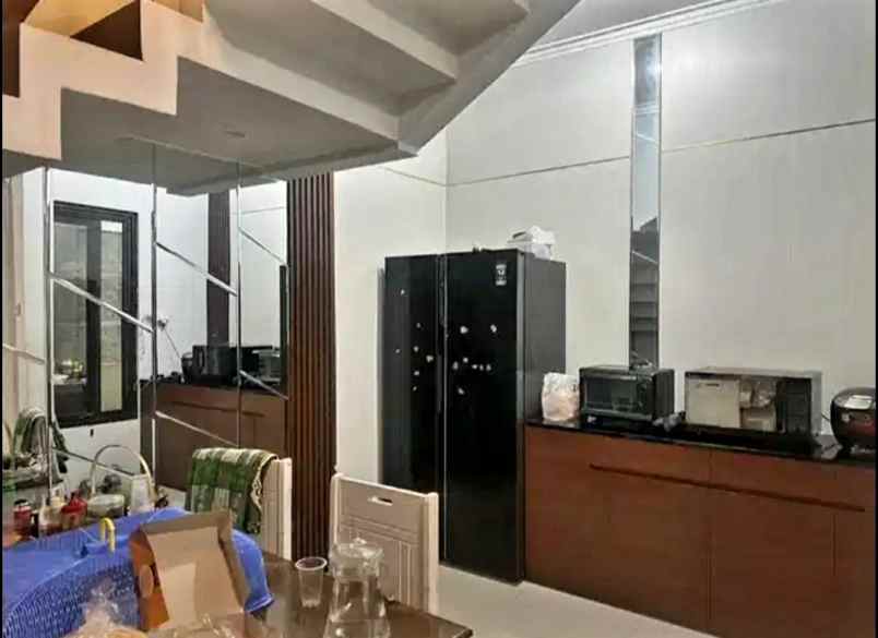 dijual rumah asri strategis tengah kota bandung