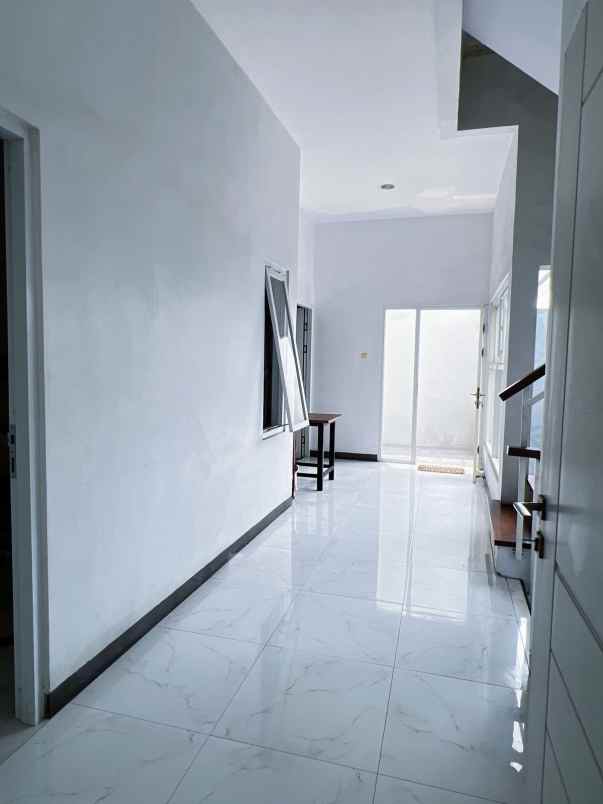 dijual rumah babatan