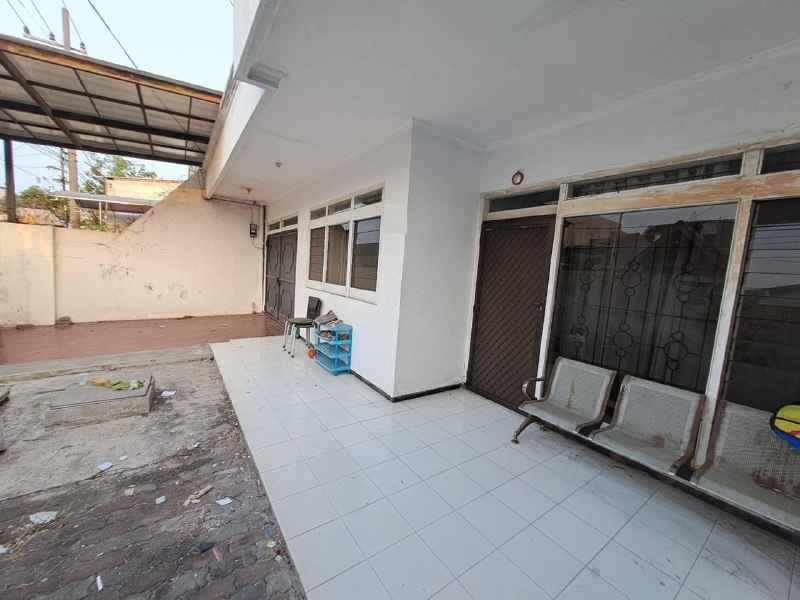 dijual rumah babatan pantai