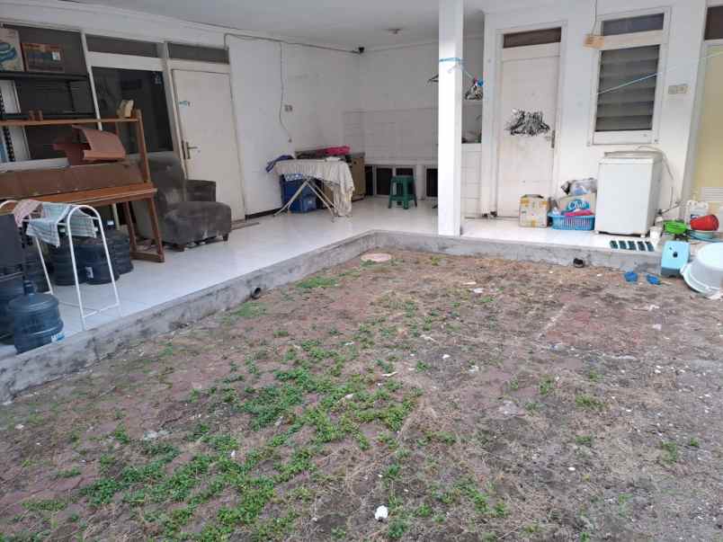 dijual rumah babatan pantai