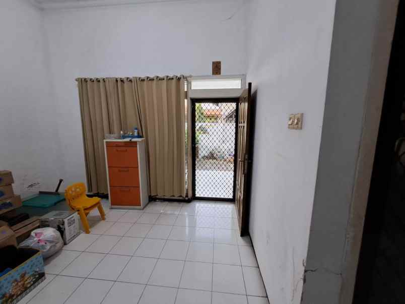 dijual rumah babatan pantai