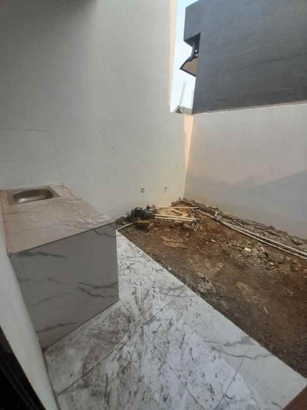dijual rumah bedahan sawangan depok
