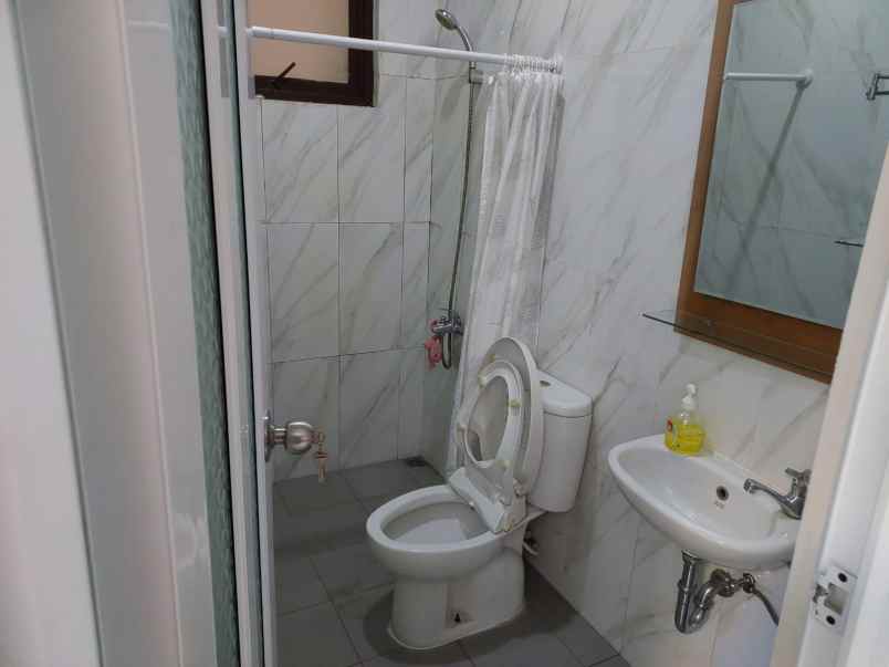 dijual rumah cantik lagoon ville citra raya tangerang