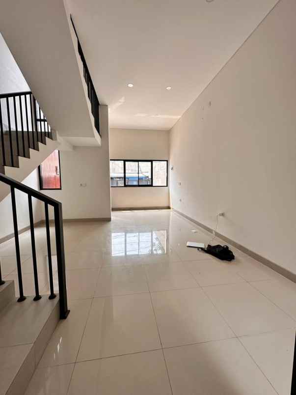 dijual rumah ceger