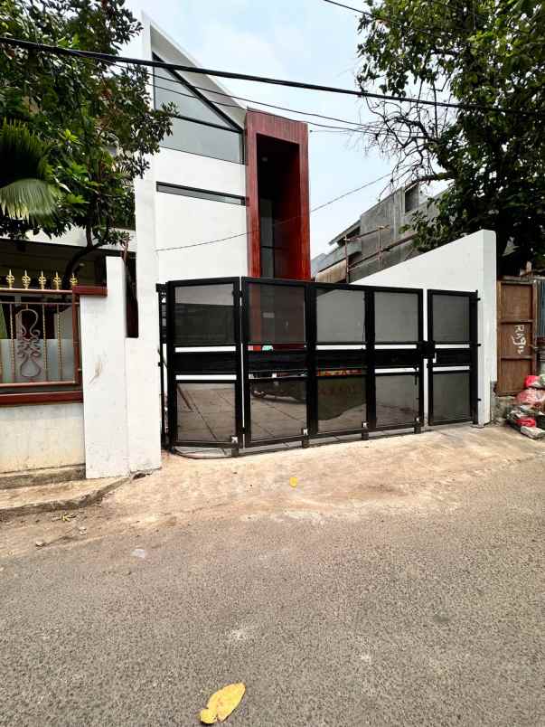 dijual rumah ceger