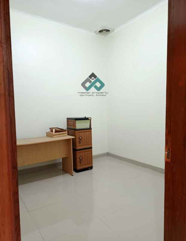 dijual rumah cinunuk