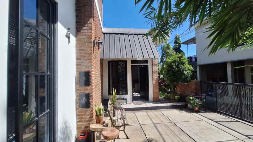 dijual rumah cipageran