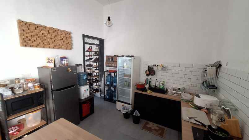 dijual rumah cipageran