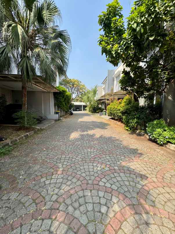 dijual rumah cipete cilandak barat