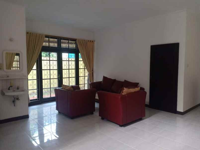 dijual rumah cipinang indah