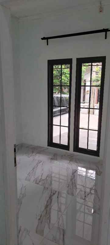 dijual rumah ciputat