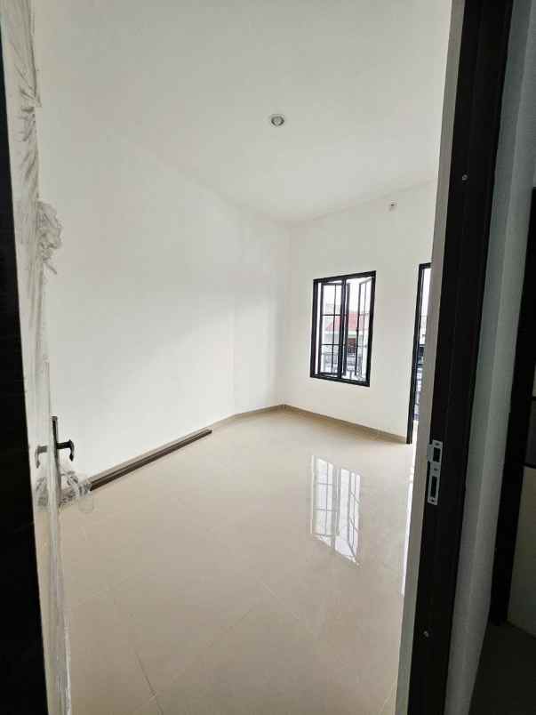 dijual rumah ciracas