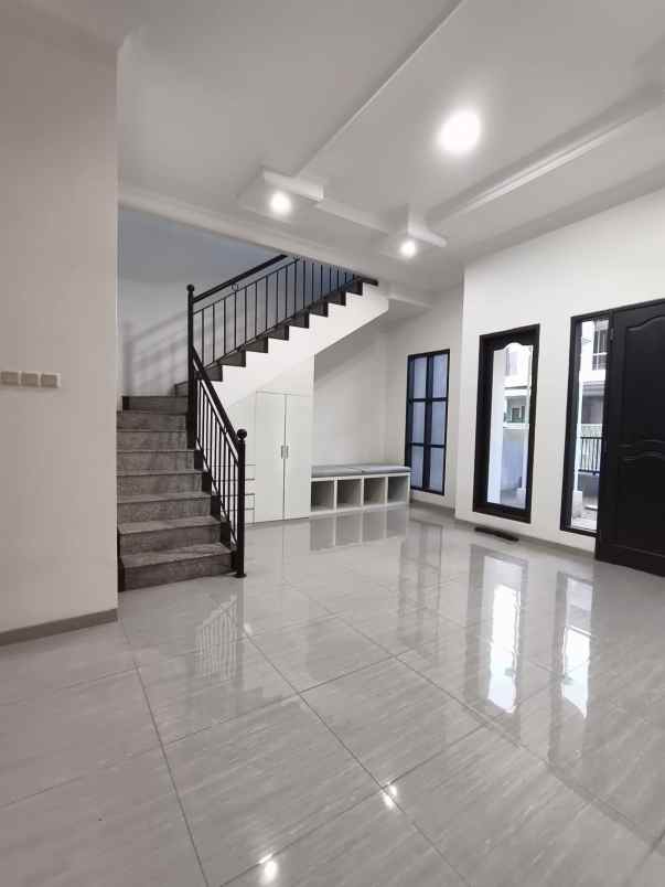 dijual rumah citraland vila sentra raya
