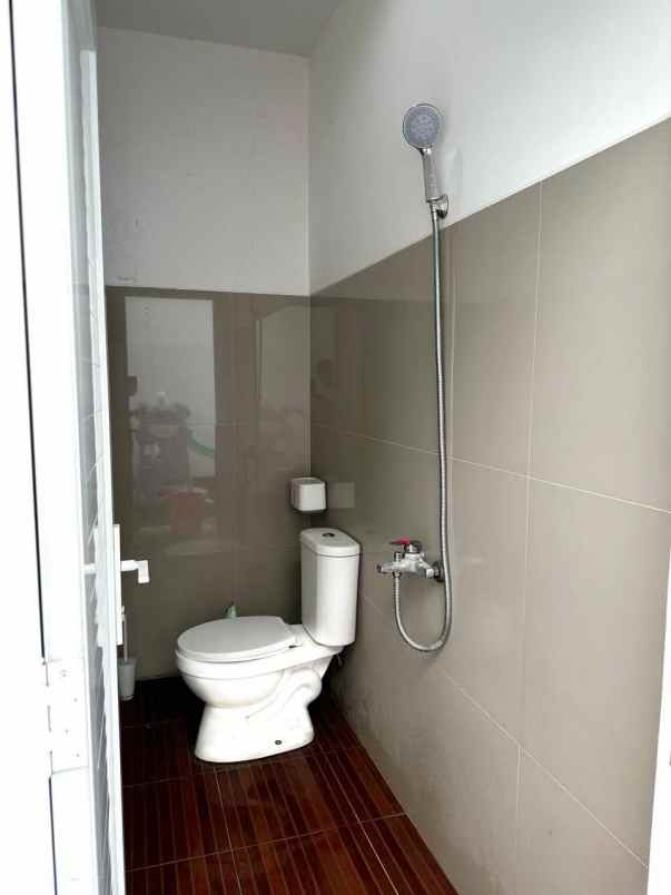 dijual rumah ciwaruga