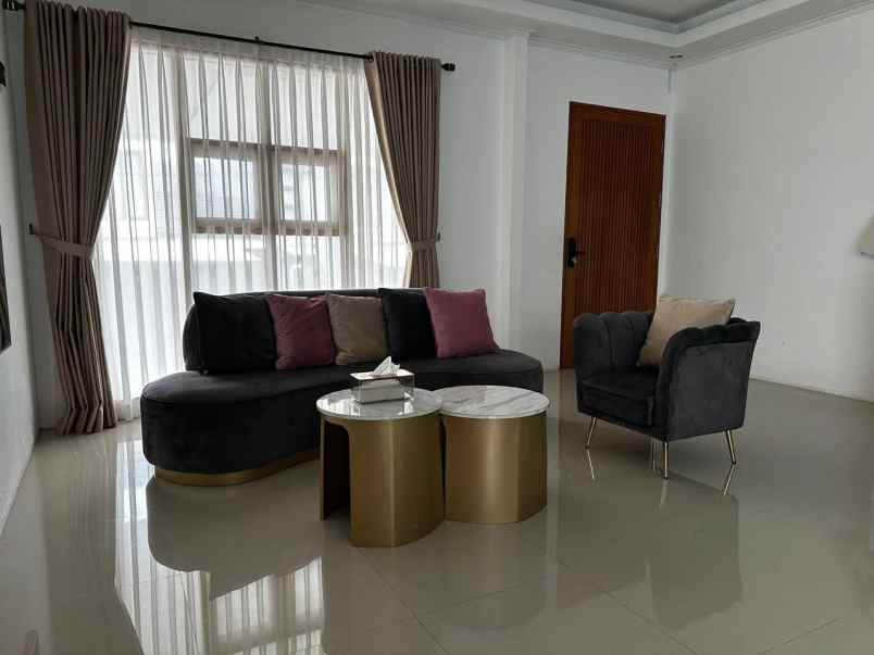 dijual rumah ciwaruga