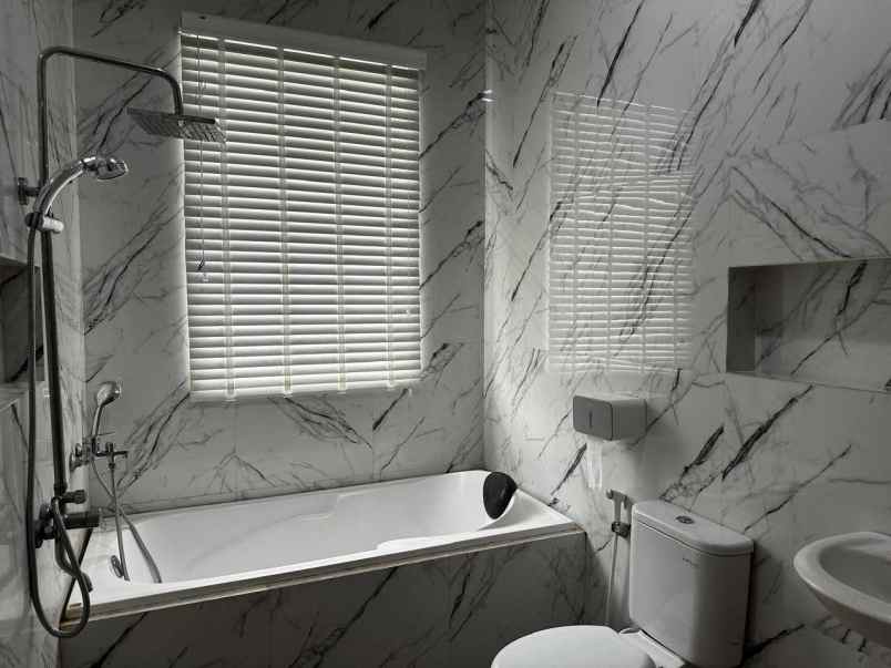 dijual rumah ciwaruga