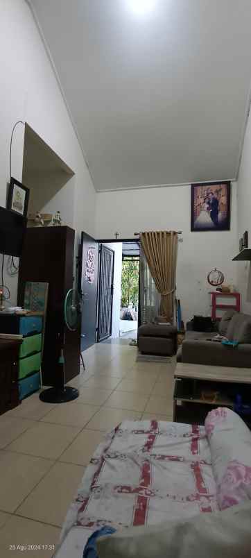 dijual rumah cluster acasia harapan