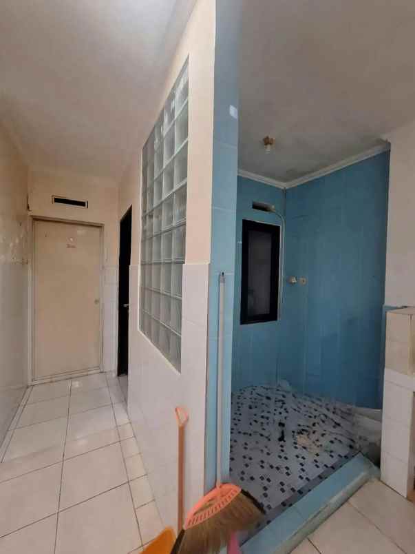 dijual rumah cluster aralia harapan