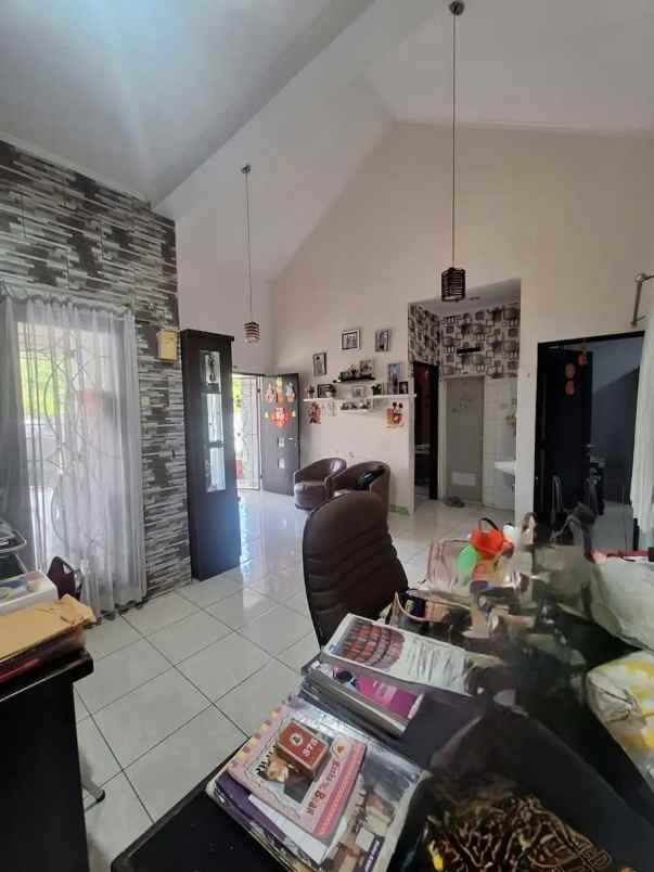 dijual rumah cluster aralia harapan