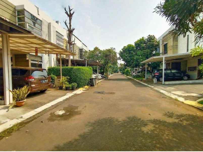 dijual rumah cluster di ciputat bintaro siap huni