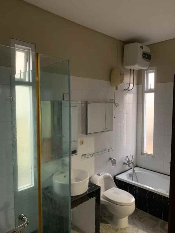 dijual rumah cluster di ciputat bintaro siap huni