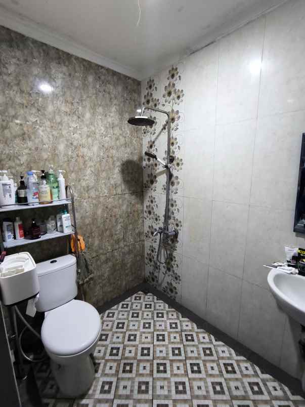 dijual rumah cluster istana sudirman