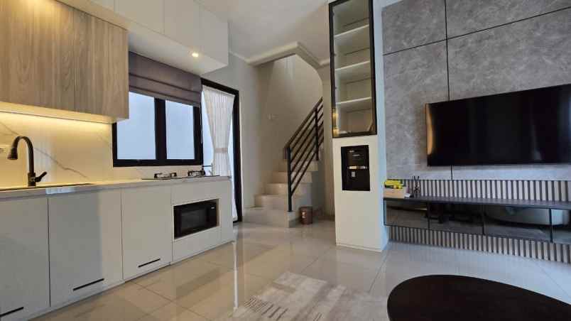 dijual rumah cluster magenta summarecon