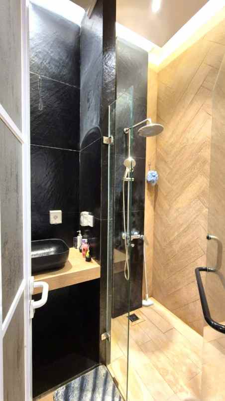 dijual rumah cluster shinano jgc