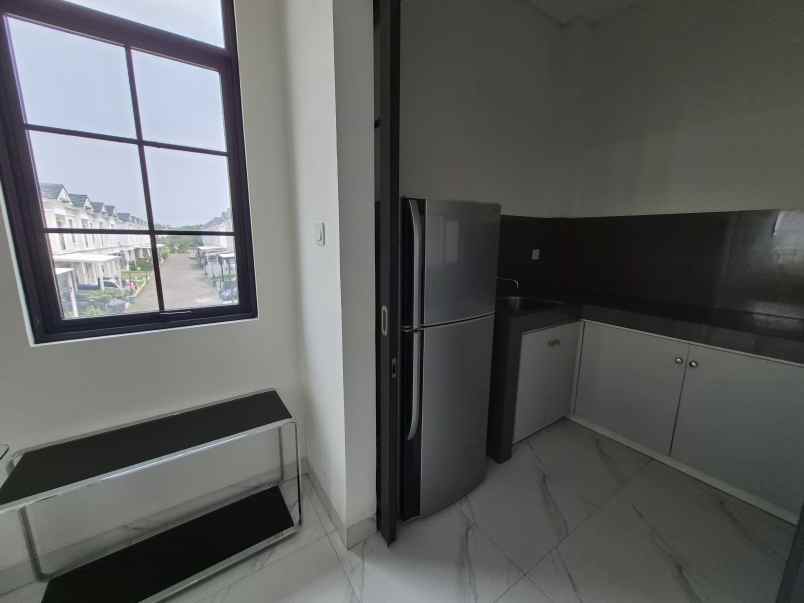 dijual rumah cluster viridia lavon swan