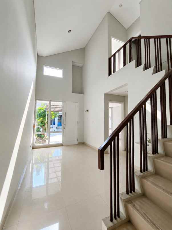 dijual rumah cluster yarra jgc jakarta