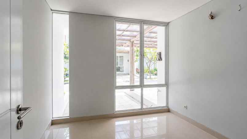 dijual rumah cluster yarra jgc jakarta