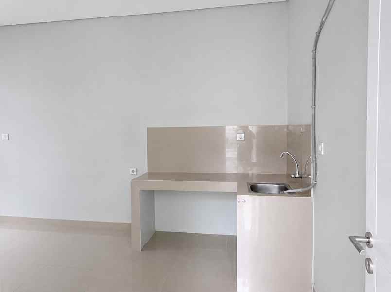 dijual rumah cluster yarra jgc jakarta