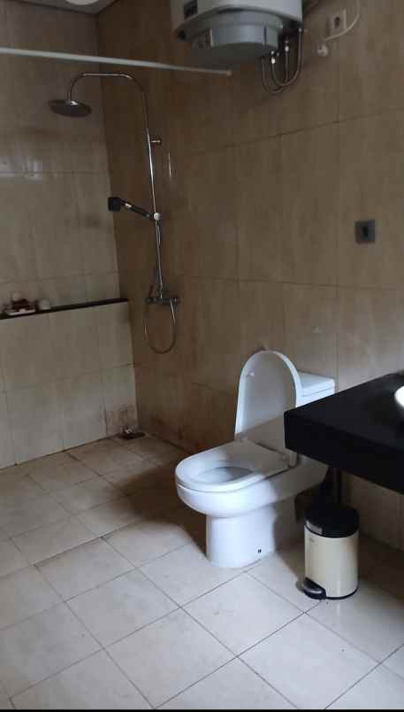 dijual rumah dago