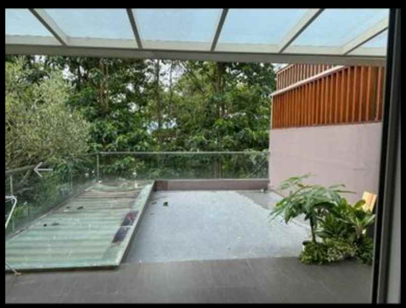 dijual rumah dago