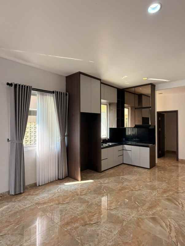 dijual rumah dbanyan jgc jakarta garden