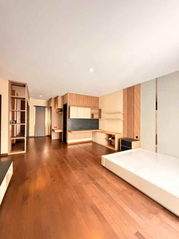 dijual rumah dbanyan jgc jakarta garden