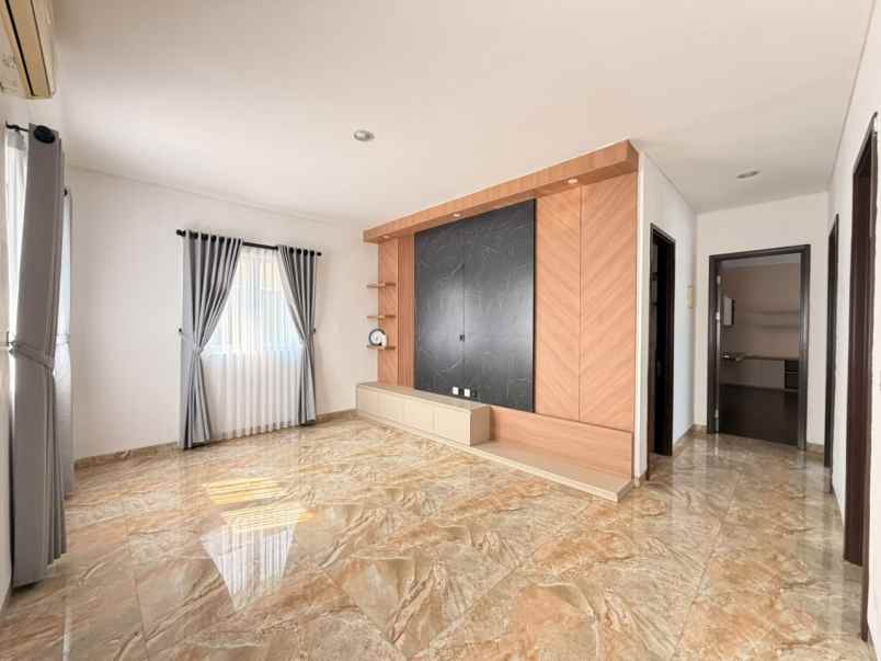 dijual rumah dbanyan jgc jakarta garden