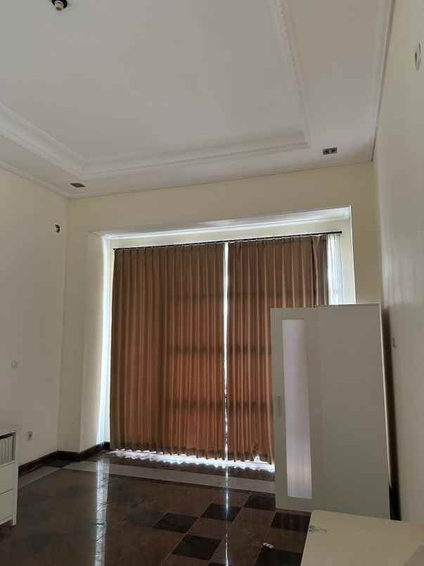 dijual rumah dharmahusada permai