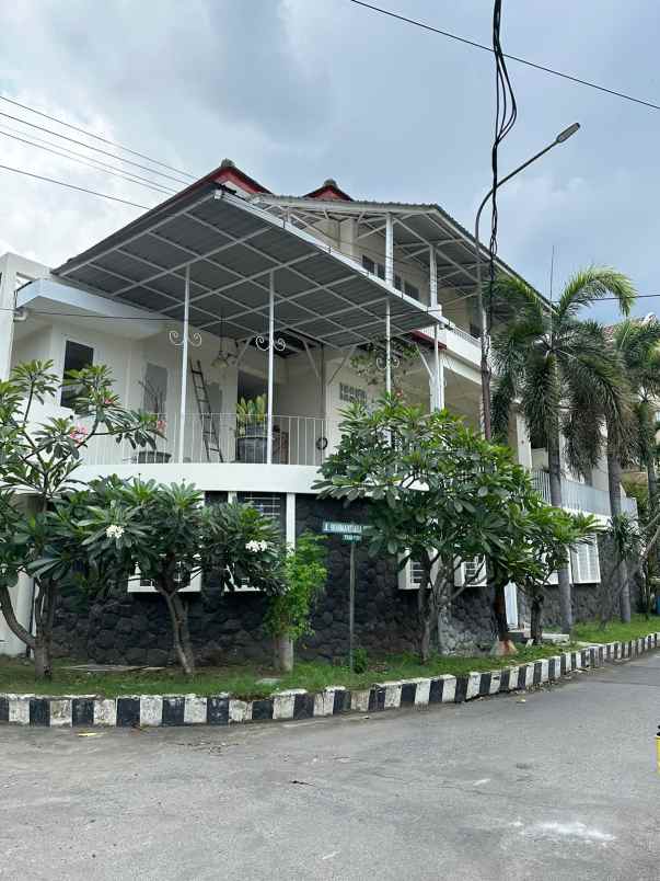 dijual rumah dharmahusada permai