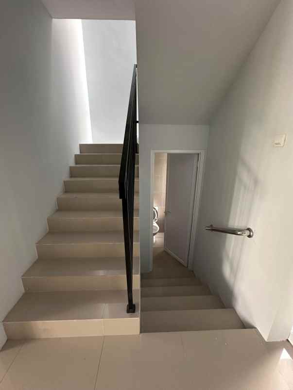 dijual rumah di citragrand cluster greenstone semarang