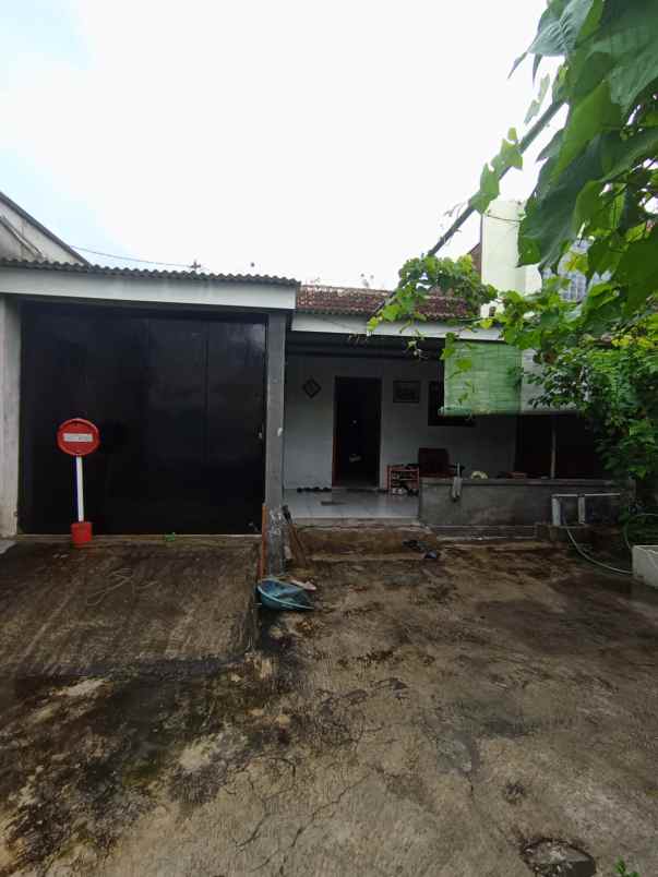 dijual rumah di griyan baturan solo