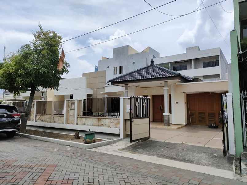 dijual rumah di perum bintang diponggo surabaya