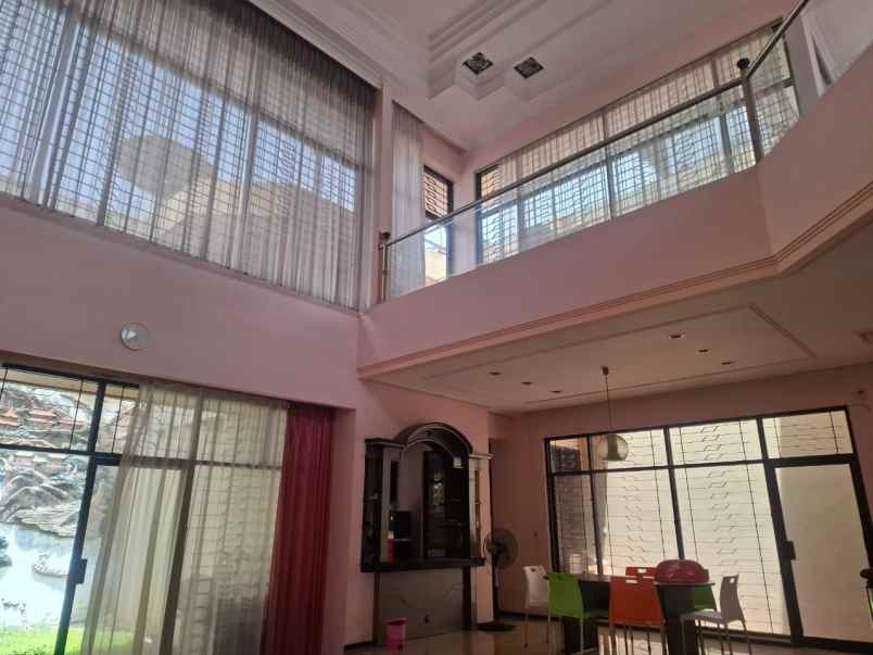 dijual rumah di surabaya barat