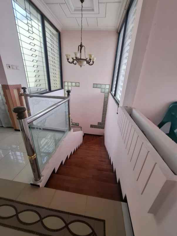 dijual rumah di surabaya barat