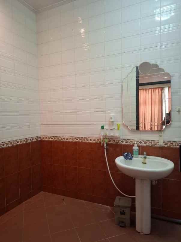 dijual rumah di surabaya barat