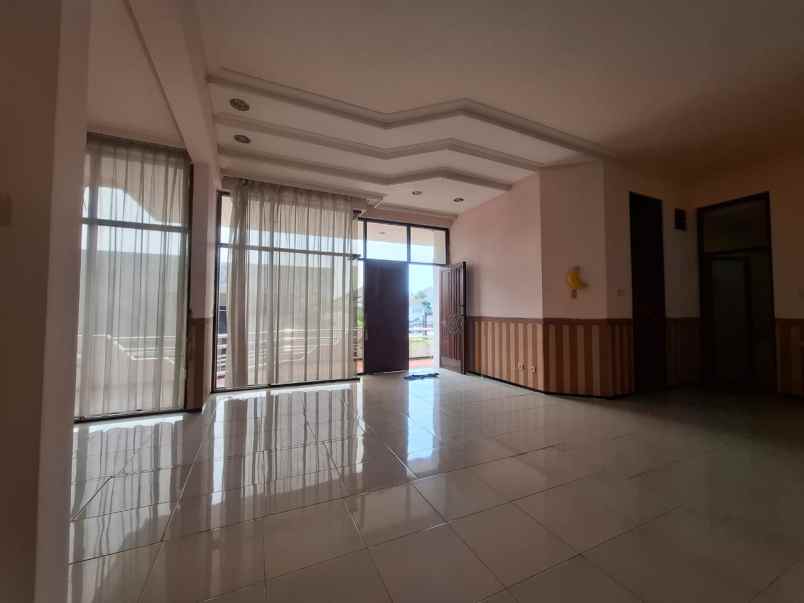 dijual rumah di surabaya barat
