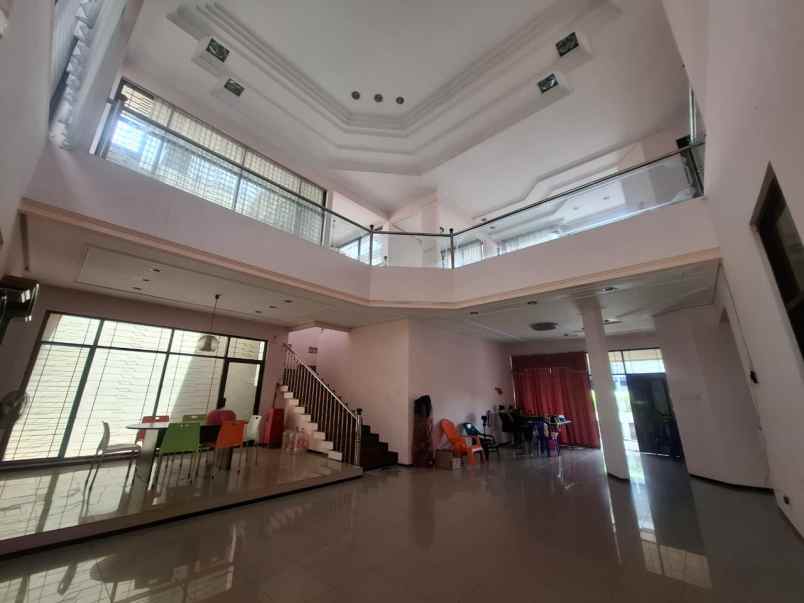 dijual rumah di surabaya barat