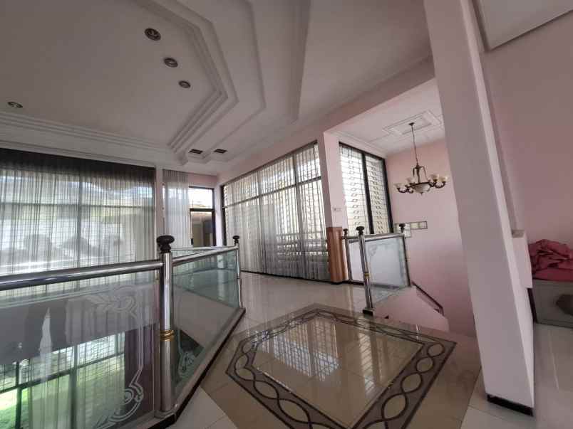 dijual rumah di surabaya barat